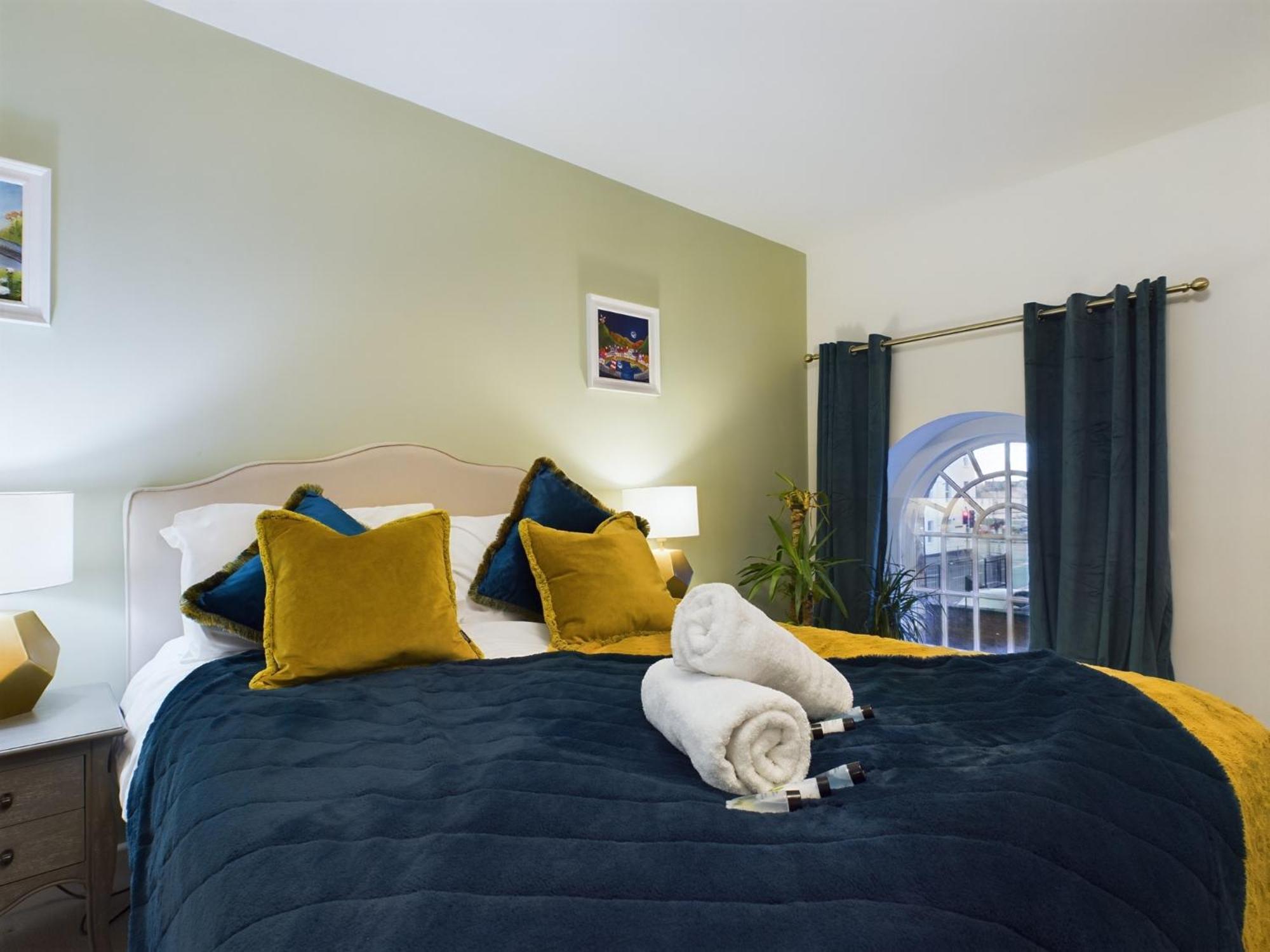 Ferienwohnung Modern Duplex Central Free Parking Wi-Fi Cheltenham Exterior foto